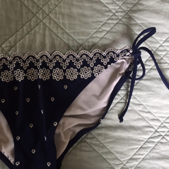 Scalloped boho bikini string bottom - Picture 2 of 4